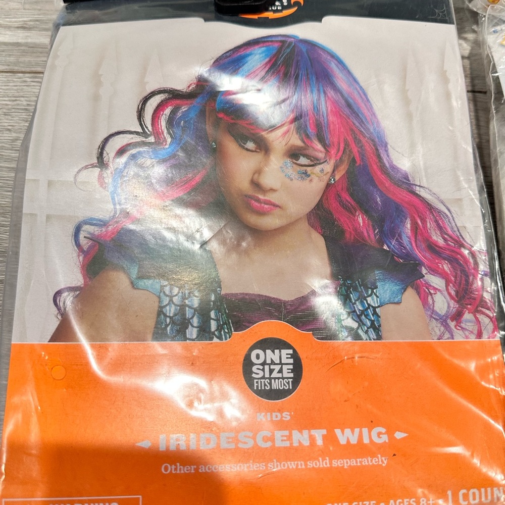 Wigs for Girls - Picture 5 of 8